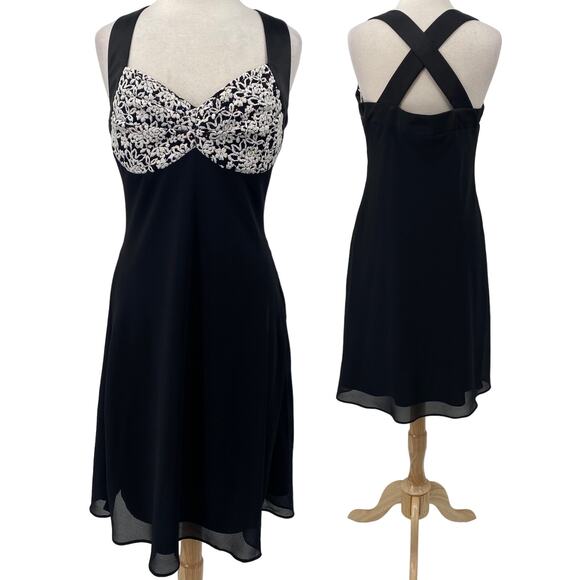 Vintage 90s Cocktail Dress Empire Waist Fit & Flare Lace Floral Black White M - Picture 1 of 12